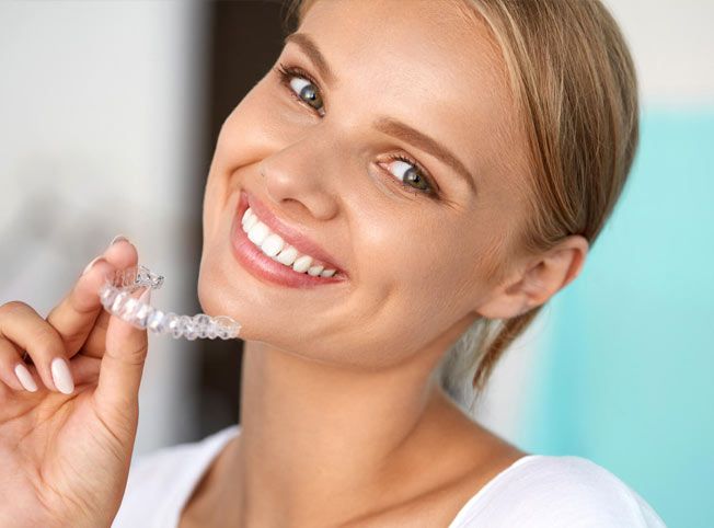 Mujer con dientes sanos